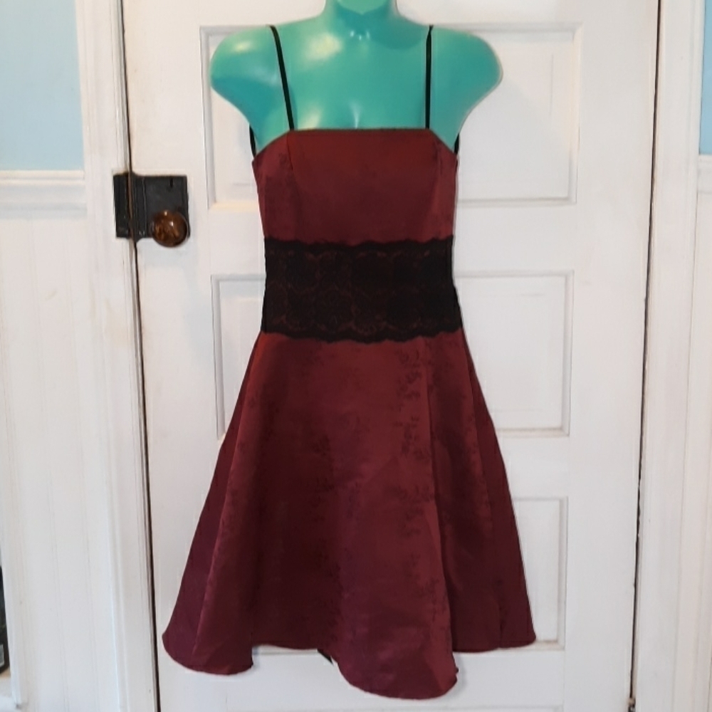 Urban Girl Nites 3/4 formal prom wedding dress